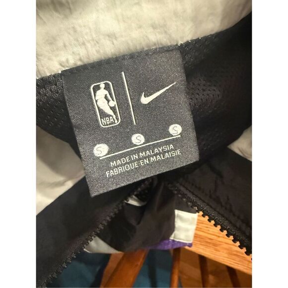 Nike Black NBA LA Lakers 1/2 Zip Lightweight Sports Windbreaker Jacket Small - Picture 4 of 6